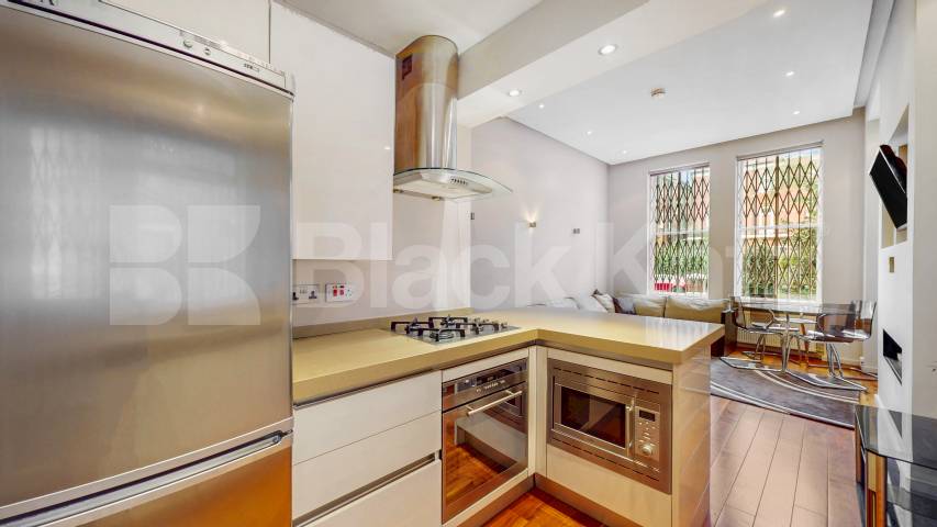 Modern Garden Flat Compayne Gardens, South Hampstead